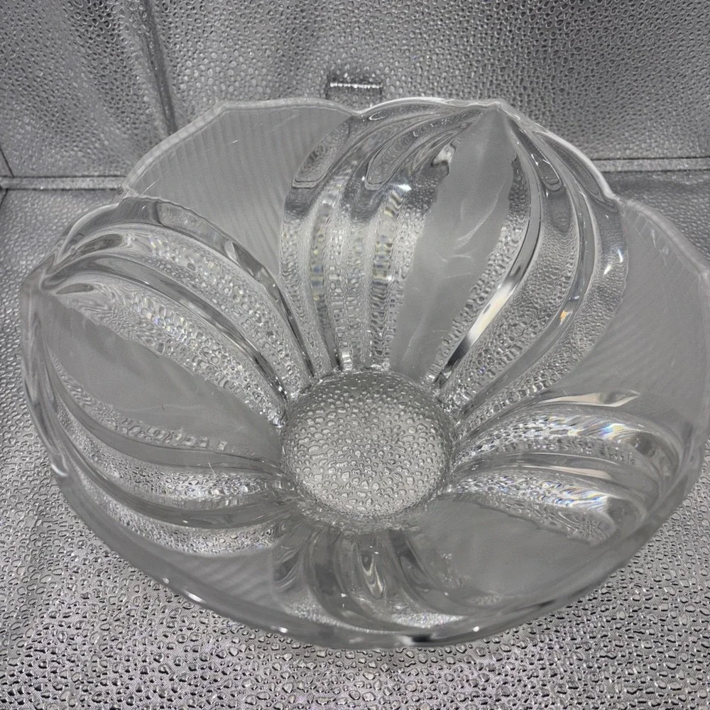 VTG Imperlux Lead Crystal Cut Bowl Dogwood Pattern Frosted Clear Fruit Punch‎ - Picture 4 of 5
